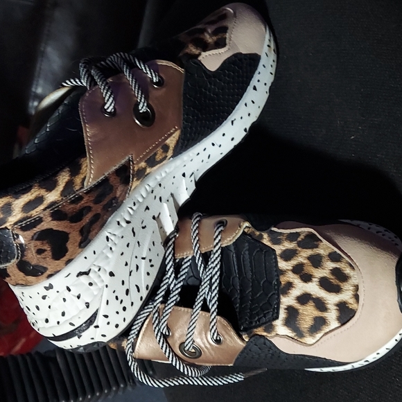 Shoes - Picture 3 of 3